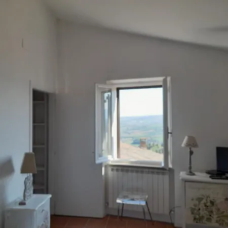 Immaculate 2-Rooms Apartment In Todi Umbria شقة *