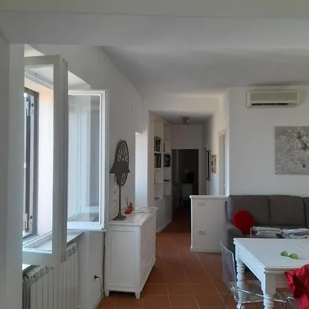Immaculate 2-Rooms Apartment In Todi Umbria شقة تودي